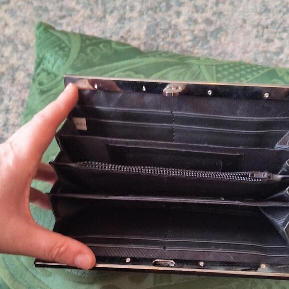 Black and White Animal Print Wallet. Great Condition - Picture 3 of 6